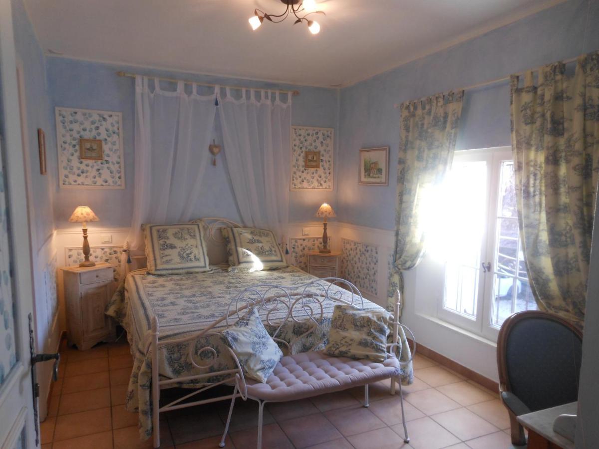 Les Passiflores Bed & Breakfast 3*